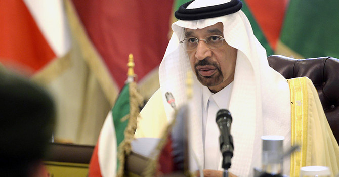 Saudi Arabia kêu gọi kéo dài thỏa thuận cắt giảm sản lượng, giá dầu leo dốc
